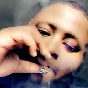 Meet your Posher, Dee